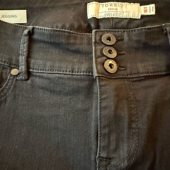 Black High-Waist Jeggings - Picture 2 of 6